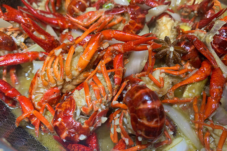 我从来没有吃过清蒸小龙虾，清蒸小龙虾的味道特点是什么呢？