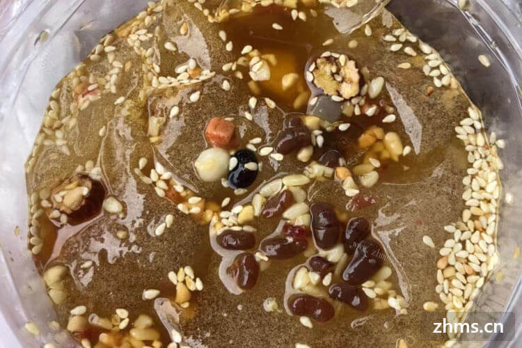 加盟小吃加盟资金有10万元吗？要投资一个品牌怎么做？