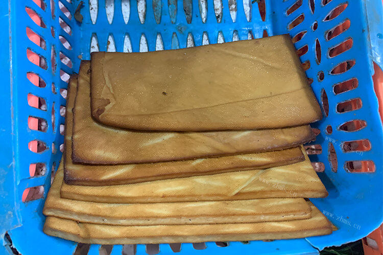 豆干大家都特别喜欢吃，白豆干和黄豆干的区别有哪些？
