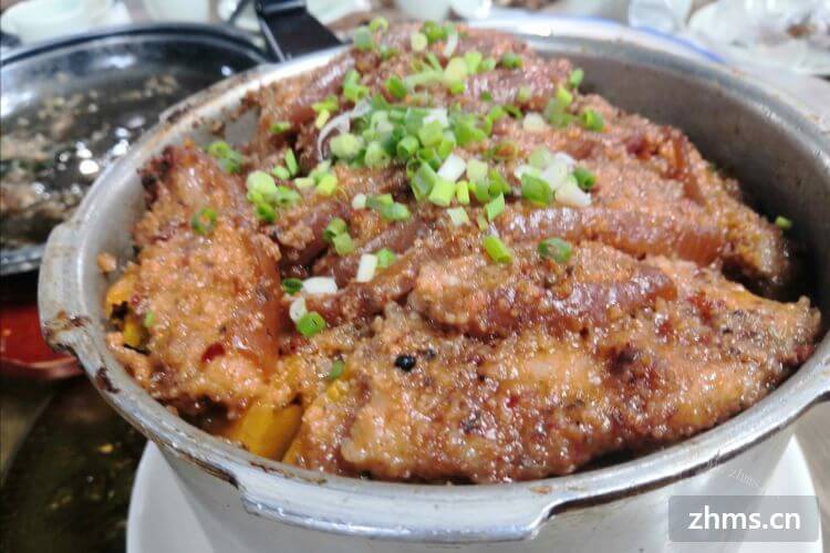 我看他在我们城市也有这个店，那周三丰爆炒川菜加盟连锁店加盟店