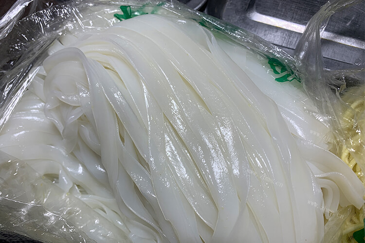 超市里买的干凉皮要泡多久才能食用呢？有时间限制吗？