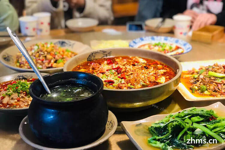湖南中餐加盟怎么样呢？学生可以加盟吗