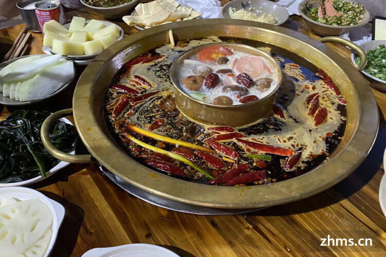 骨头火锅加盟费多少钱，火锅店的装修环境怎么样？