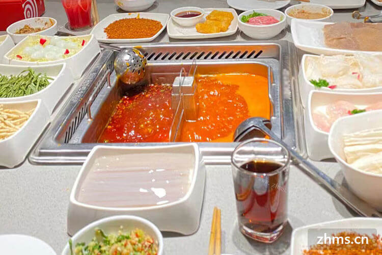 我妹妹想投资个牛肉火锅店，牛肉火锅店加盟哪个好？