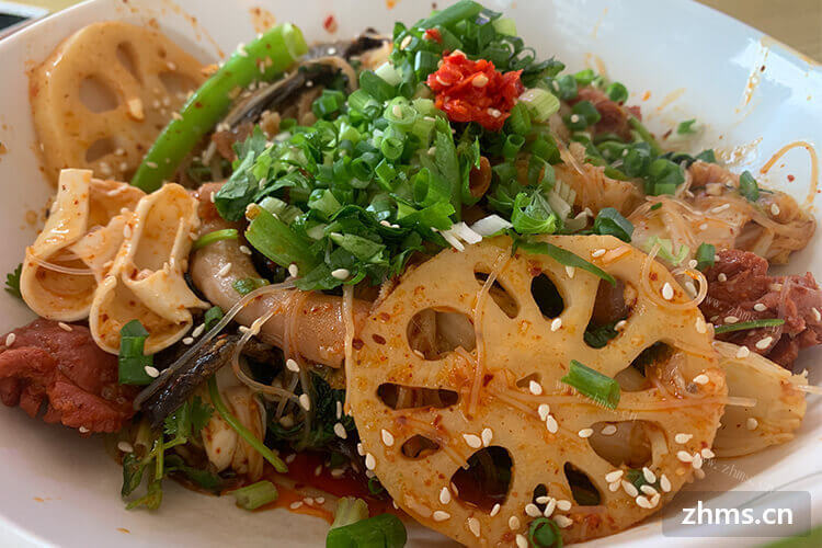 冒菜加盟店成本是多少，冒菜店的材料需要准备吗？