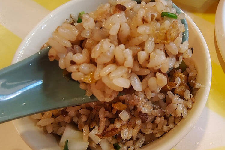 给女朋友做咖喱炒饭，咖喱炒饭怎么做？