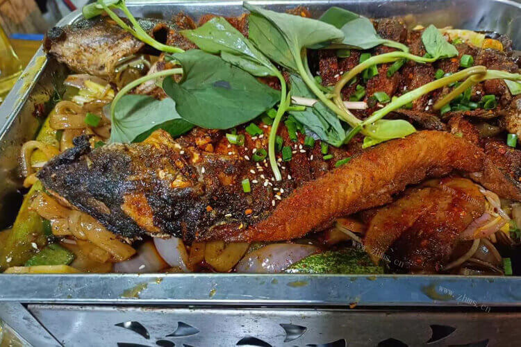 想吃烤鱼，清江鱼和湄公鱼哪个烤鱼好吃？