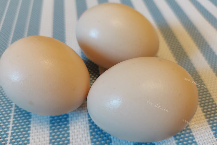 早餐来一碗鸡蛋羹是最好的，蒸鸡蛋蜂窝状怎么回事？