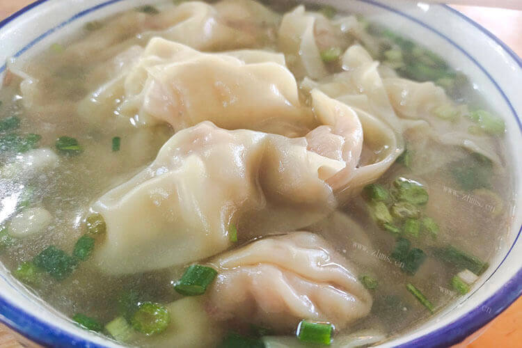 吃馄饨也需要配菜，冷馄饨配什么菜比较好吃？