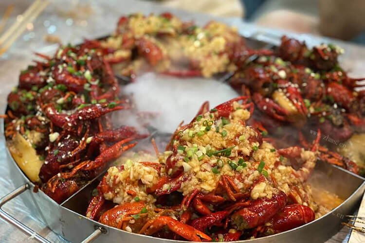 煮熟的小龙虾肉特别黑，小龙虾肉发黑是什么原因？
