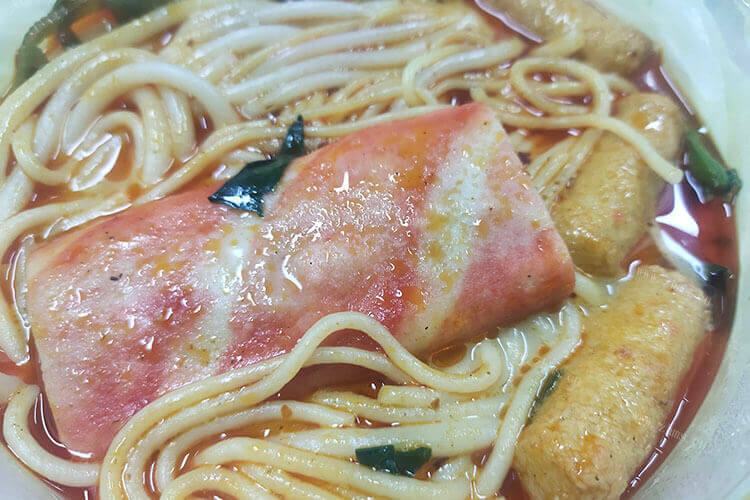 用麻辣烫底料怎么做麻辣烫？直接加水煮吗？