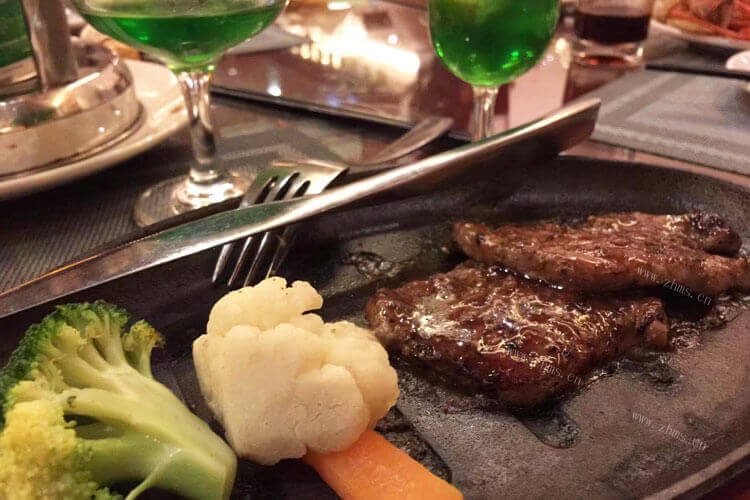 牛肋排和牛排有啥区别，哪个好吃？
