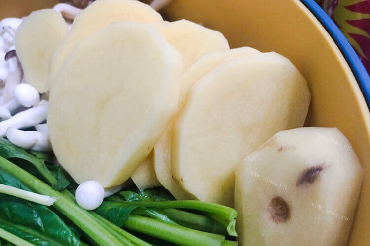 我想吃土豆鱼，土豆和鲈鱼可以一起吃吗？