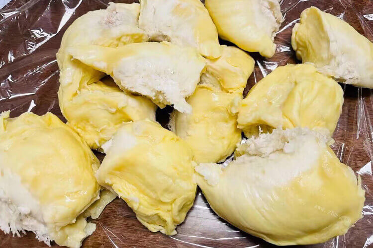 一个4斤榴莲大概多少斤肉，猫山王榴莲好吃吗？