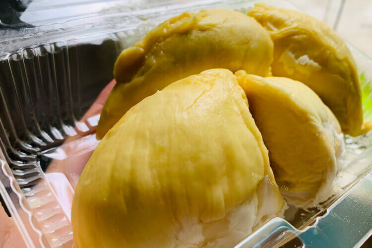 去买榴莲吃，青尼榴莲和金枕榴莲哪种好吃？
