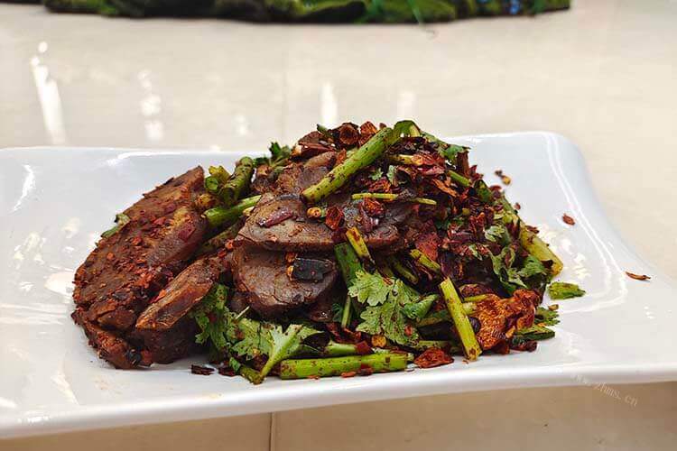 想要吃西宁特产的牛肉干，正宗的西宁牛肉干在哪买？