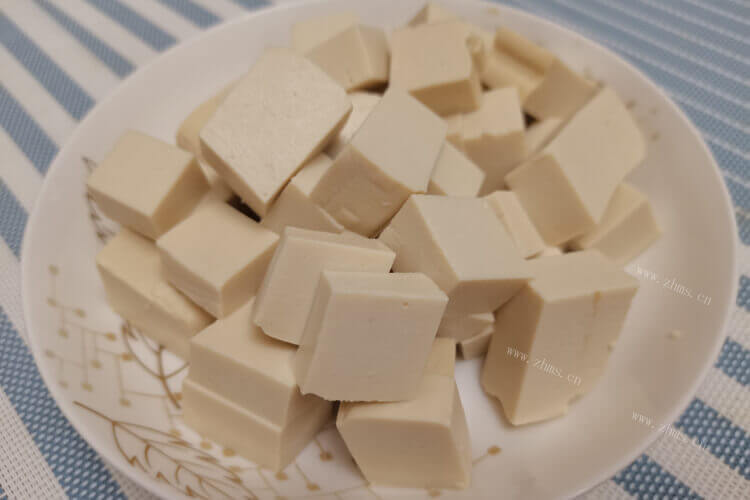 鱼豆腐一般怎么吃，鱼豆腐放冰箱冷冻能放多久？