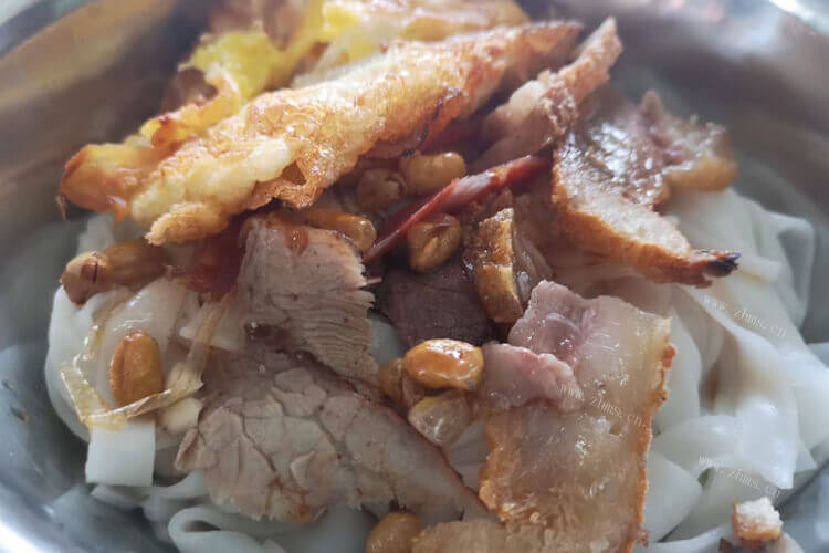 去买一些凉皮回来吃，拉皮和凉皮是一个东西嘛？