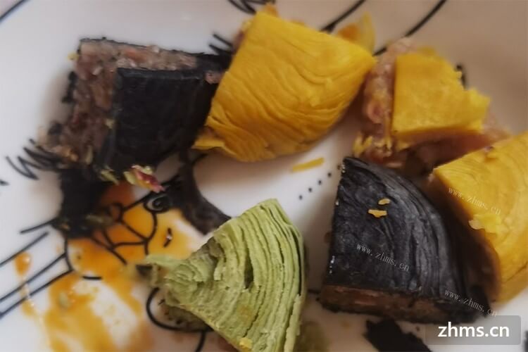 我爸想尝试开个糕点店，南江糕点招商加盟需要办理什么证件？