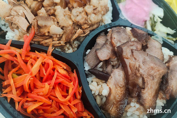快餐加盟特色餐饮加盟需要多少钱呢？我想了解一下