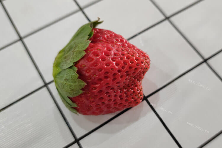 不太清楚草莓上市的季节，草莓什么季节吃最便宜？