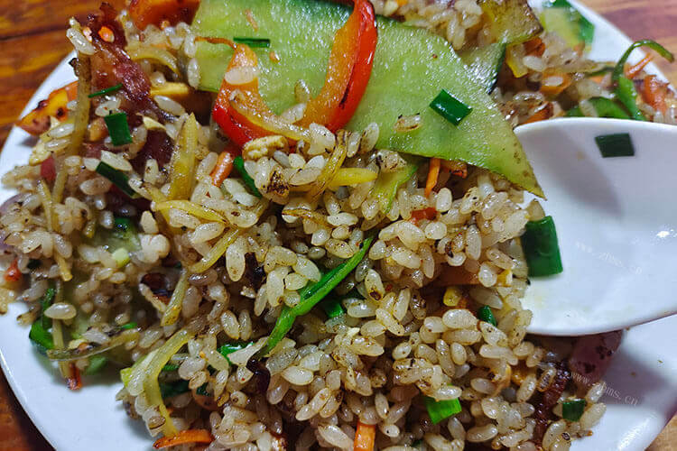 在家里面做一道咖喱炒饭，咖喱炒饭用什么咖喱好？