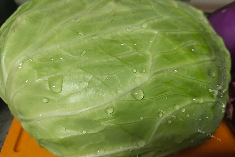 腌好了的大头菜泡到水里面，大头菜泡多久不咸？