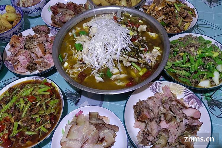 怎么样来武汉开一个快餐店？湖北武汉十大中餐加盟费用贵不贵？