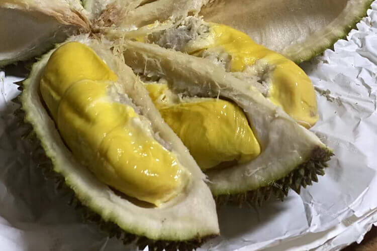 刚买了一个榴莲千层没吃完，请问榴莲千层放冰箱能保存几天？