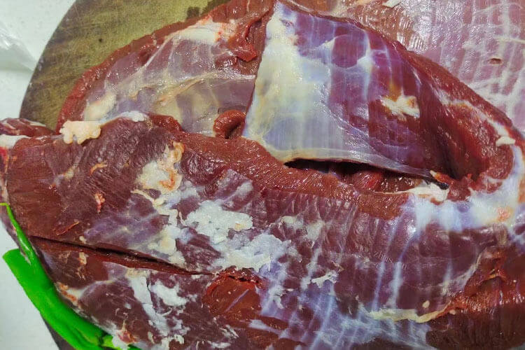煮了的牛肉做包子怎么调馅，可以搭配什么？