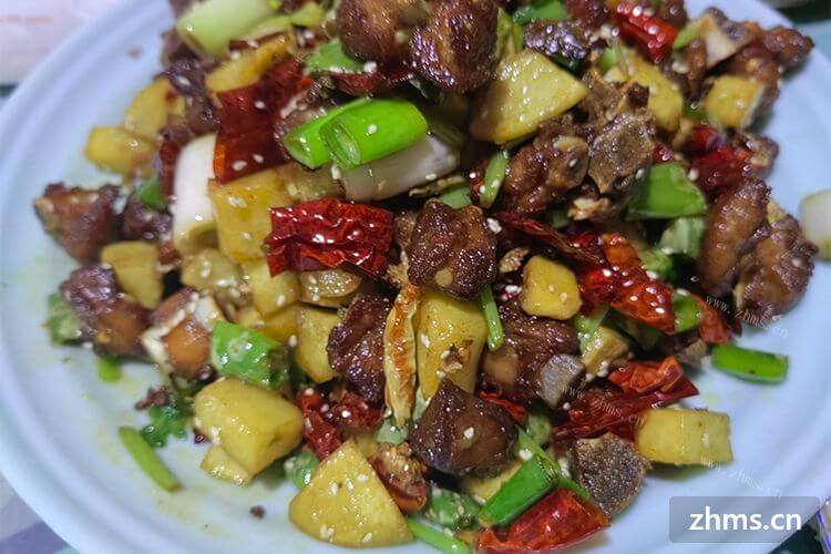 这个洪泽中餐加盟店食材都是做好的吗？开店费用高不高？