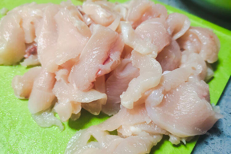 把鸡胸肉烘干做成鸡胸肉干，1公斤鸡胸肉烘干后还剩多少？
