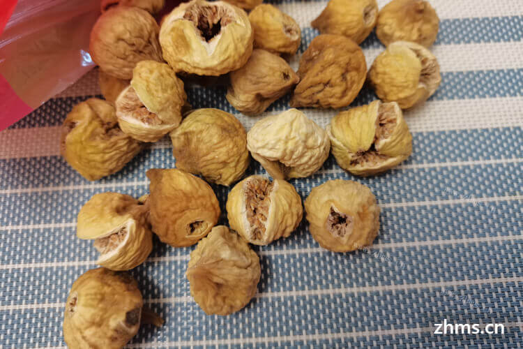 在网上能查到小零食店加盟哪个品牌好吗？也适合在县城加盟吗？