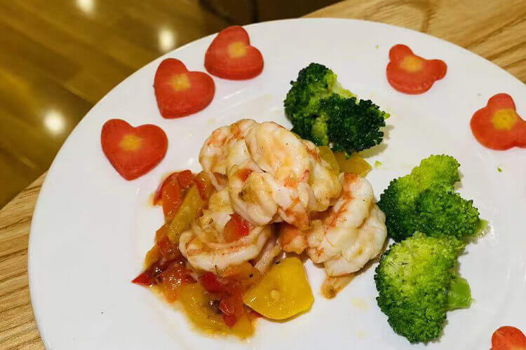 自制了一些虾仁炒饭，请问虾仁炒饭可以隔夜吗?