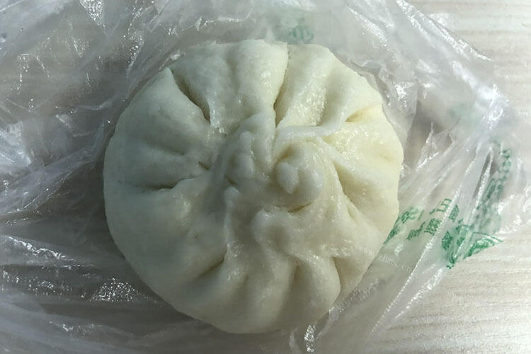 我做了一些包子，包子蒸出来又硬又黄？