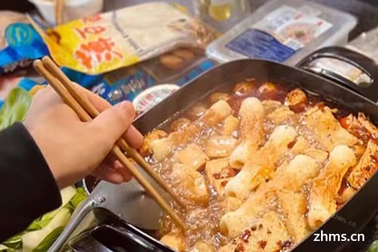 六年二班串串火锅怎么样，火锅加盟店的配料从哪里采购？