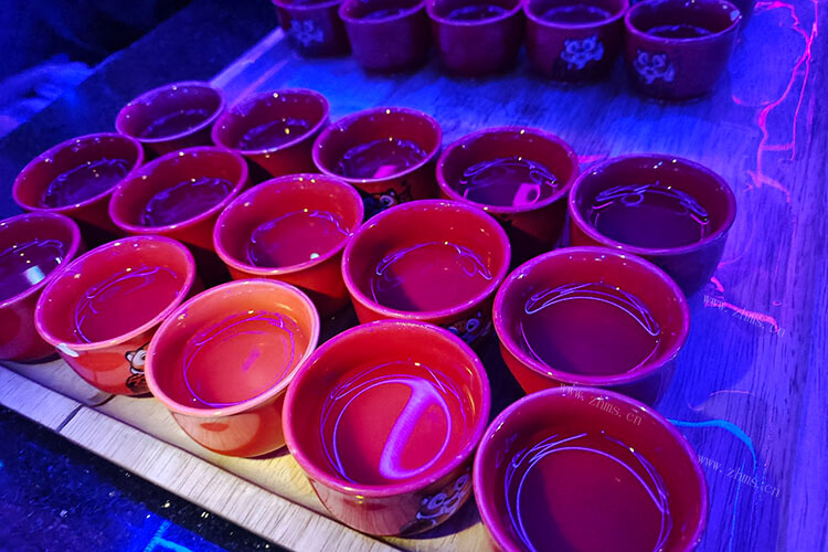 我现在家里面有一些酒，酒代替什么呢？