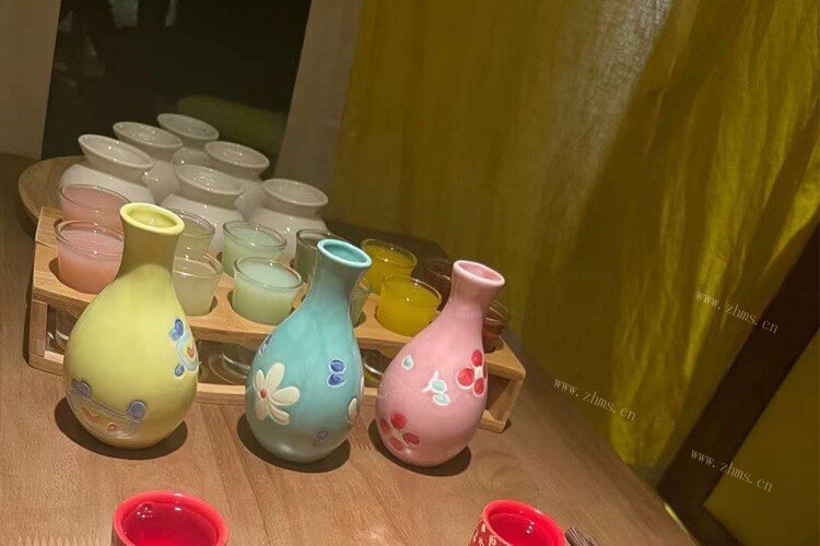 我想做些枇杷酒，枇杷酒枇杷可以不去皮吗？