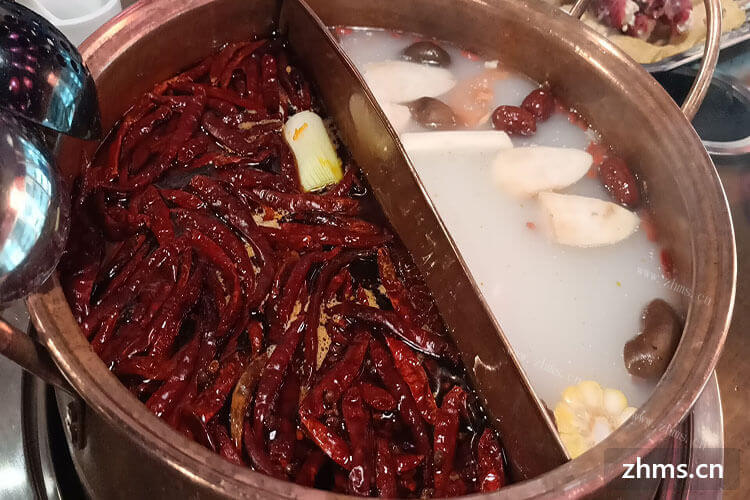 我们当地骨头火锅加盟店挺热门的，现在骨头火锅连锁加盟多少钱？