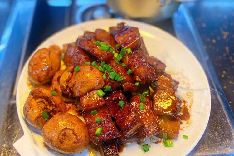 从来没吃过东坡肉，东坡肉是不是红烧肉？