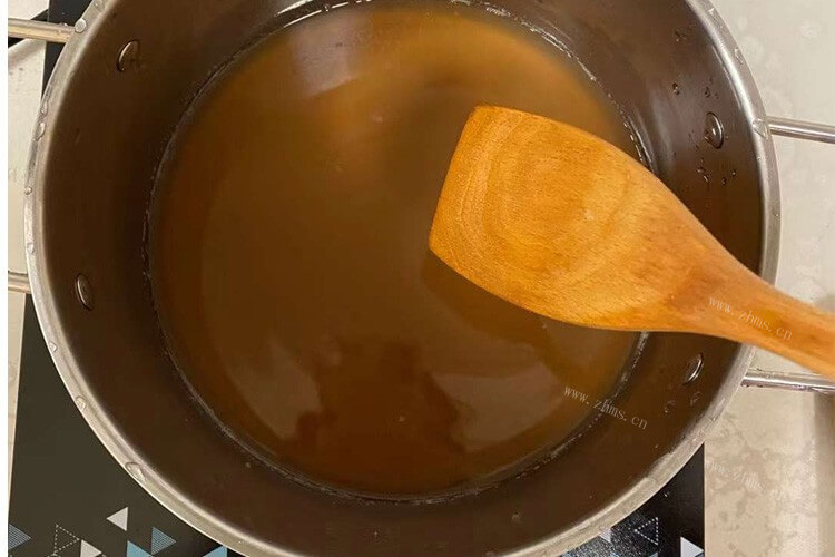 在里面没有花油了，烘焙可以用花生油代替黄油吗？