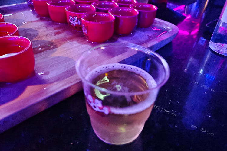 我想喝一些朗姆酒，朗姆酒和朗姆酒烘焙哪个更好喝？
