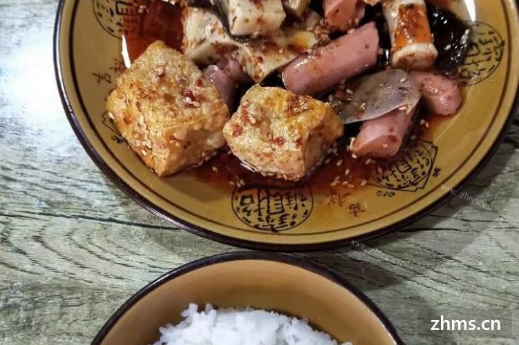我妹妹想投资个冒菜店，冒菜加盟连锁店有哪些?