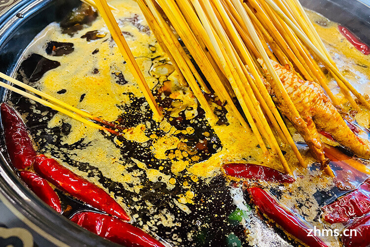 我表妹想开一家串串香店，黑龙江串串香招商加盟如何判断加盟费是
