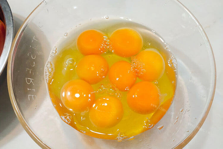 奶奶要腌制鸡蛋，腌制10斤鸡蛋几斤盐合适？