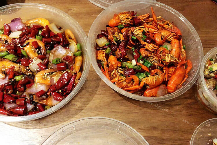 想买一些虾回来做饭吃，请问小龙虾和基围虾哪个好吃？