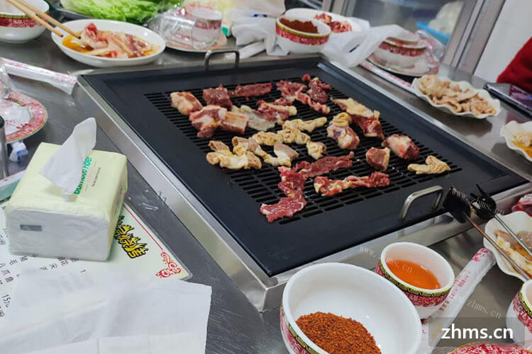 我爸想尝试开个烤肉店，烤肉加盟多费用？