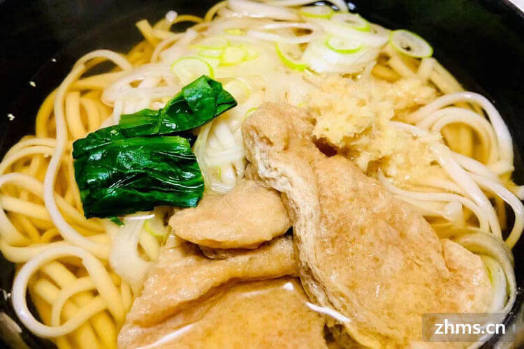 我想开家小面店，开家小面馆一天能赚多少钱？