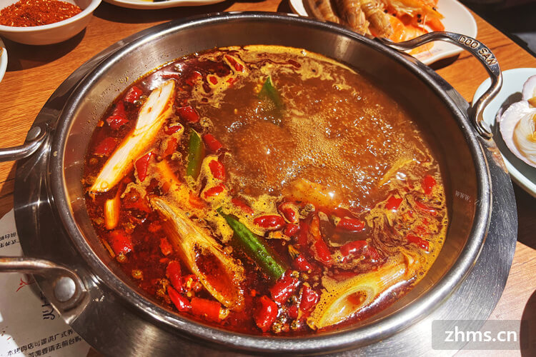 加盟串串香火锅店多少钱？可不可以选择在成都加盟？