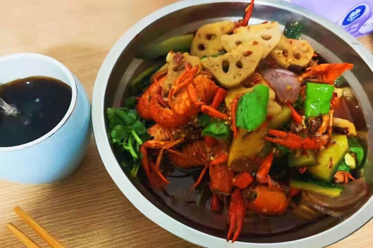 在家里面做一道麻辣小龙虾，小龙虾配菜有哪些？